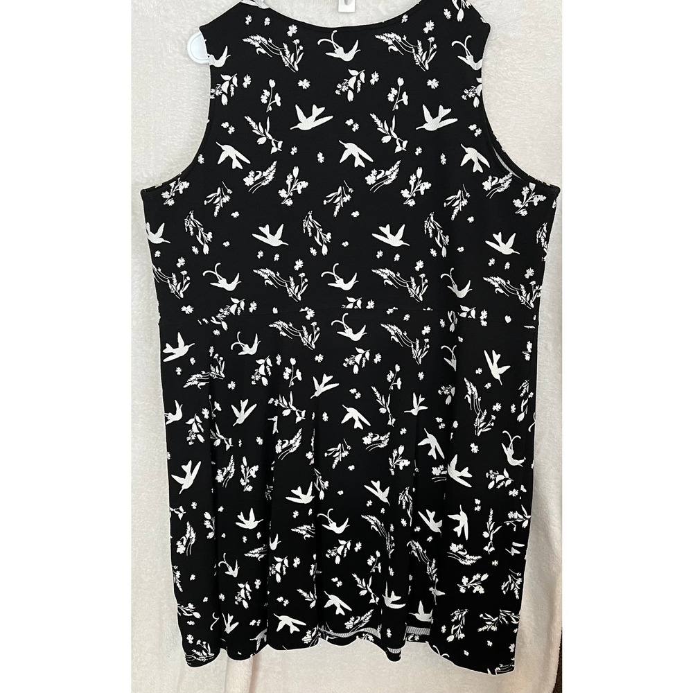 Leota Sleeveless Black White Print Shift Dress Fit and Flare. SZ 4L